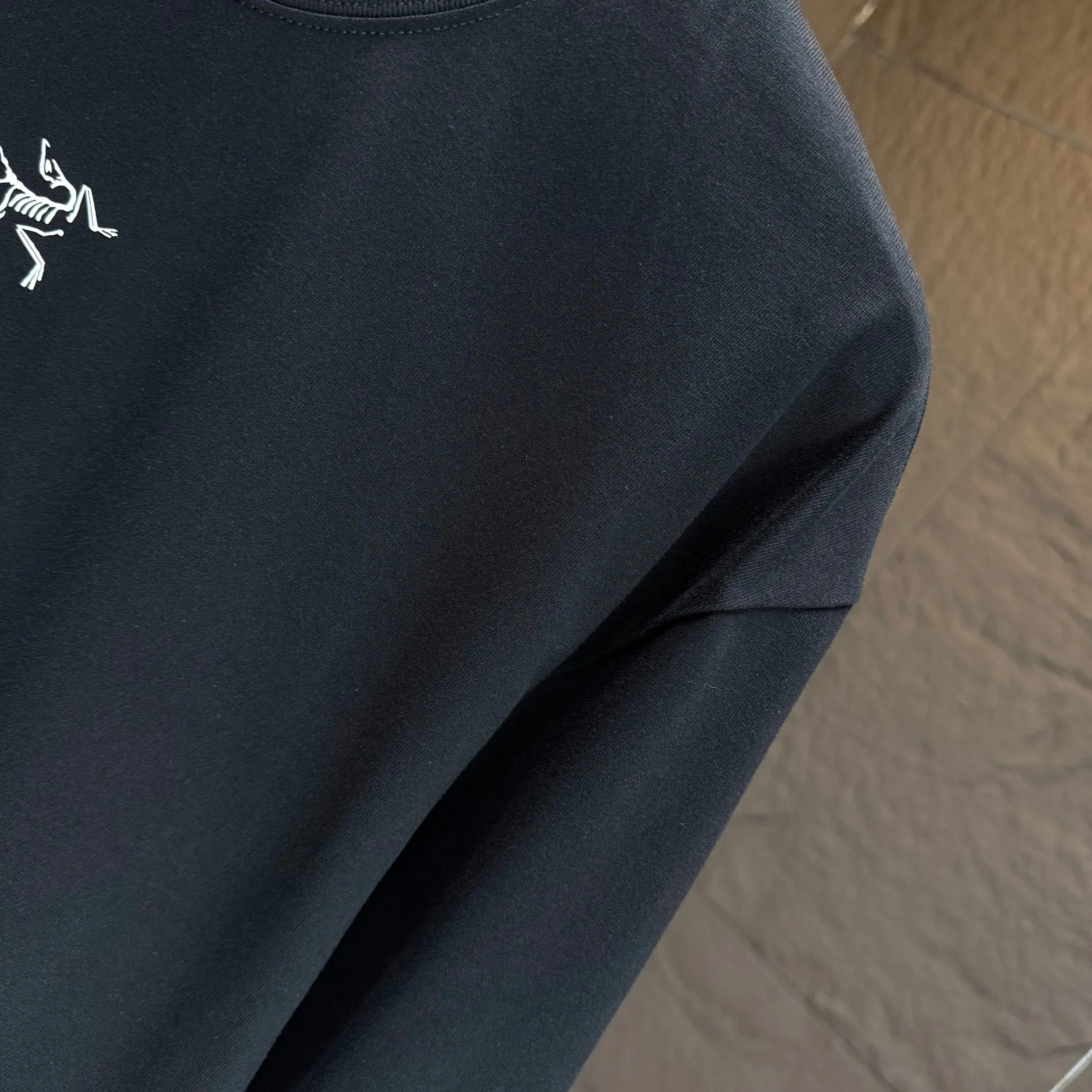ARC 2025 New Arrival T logo ：Black White Sizes：S M L XL